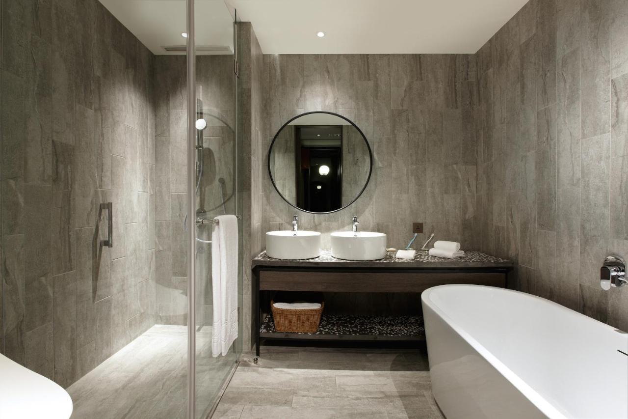 Cozzi Blu Hotel Zhongli Exterior photo Bathroom
